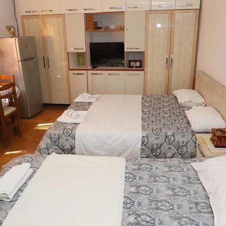 Elvi Aerd Apartment Berat Exteriér fotografie